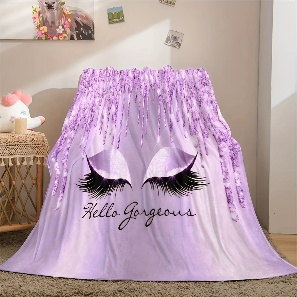 1pc Purple Eyelash Print Flannel Blanket – Soft, Cozy, and Stylish with "Hello Gorgeous" Design – Perfect for Birthdays, Christmas, Appreciation Gifts – Ideal for Naps, Office, School, Picnics, Travel, and More, Best for Christmas